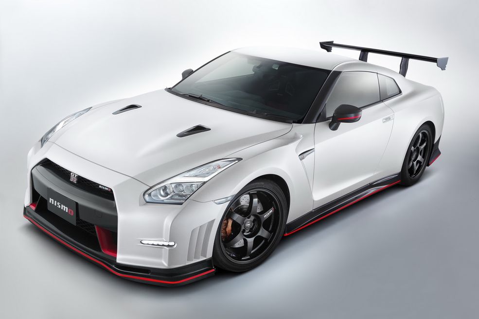 Nissan z kolei przyprowadził model GT-R w wersji N-Attack. O tym wozie pisaliśmy już niemal rok temu. Jest to maszyna w specyfikacji, której Japończycy użyli do ustanowienia czasu 7:08.679 na Nürburgringu.