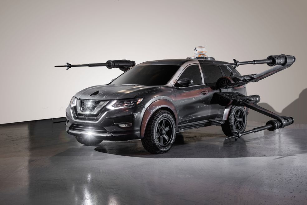 Przejdźmy do sił Ruchu oporu. Tutaj stawkę otwiera Nissan Rogue.