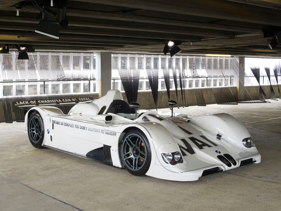 Samochód: BMW V12 LMR
Rocznik: 1999
Autor: Jenny Holzer