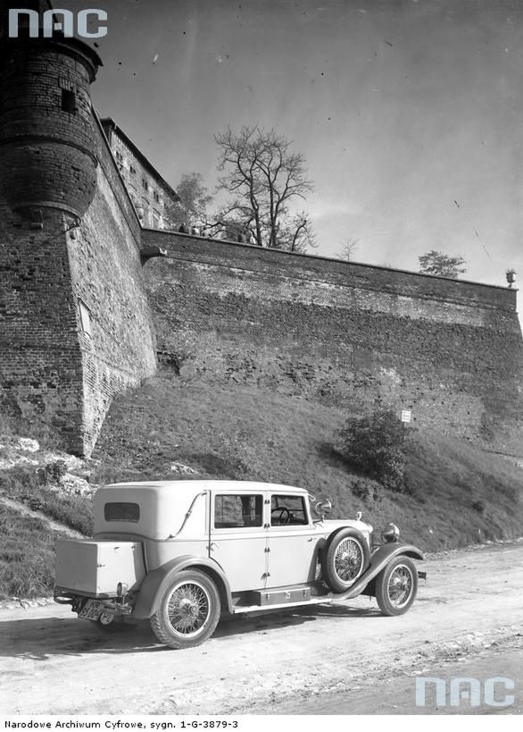 1935
Samochód marki Hispano-Suiza w Krakowie