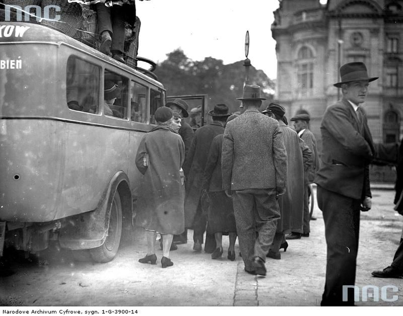 1932.06
Dworzec autobusowy na placu Świętego Ducha w Krakowie
