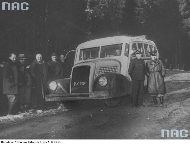 1936
Autokar wycieczkowy PZInż na podwoziu polskiego Fiata na trasie do Morskiego Oka