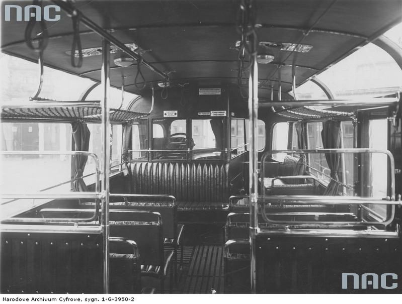 1938
Wnętrze autobusu Śląskich Linii Autobusowych w Katowicach. Podwozie firmy Leyland, karoseria wykonana w Wytwórni Karoserii i Przyczepek Samochodowych Józef Zagórski w Poznaniu