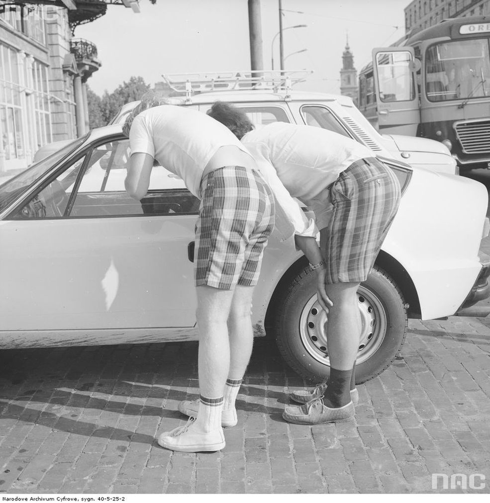 Alfa Romeo GT Junior Zagato
Szacowany okres: 1969 - 1983
Miejsce: Warszawa, parking przed hotelem Bristol