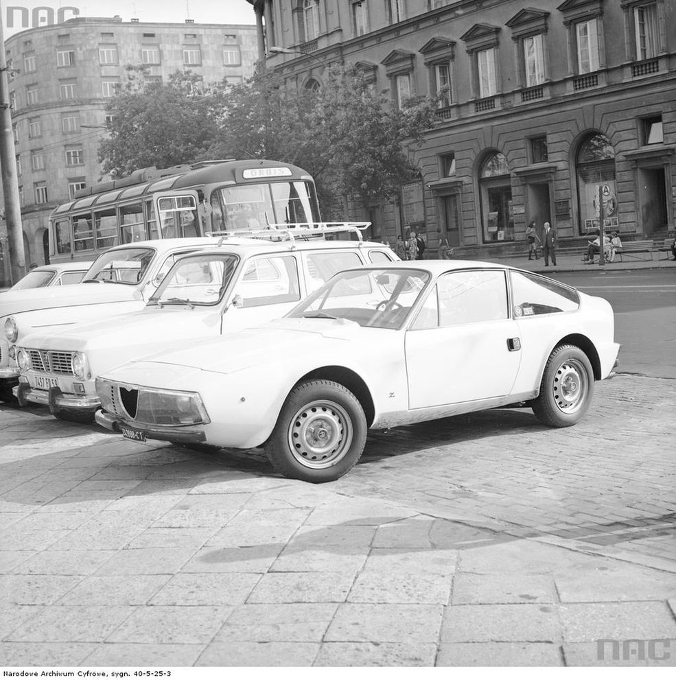 Alfa Romeo GT Junior Zagato
Szacowany okres: 1969 - 1983
Miejsce: Warszawa, parking przed hotelem Bristol