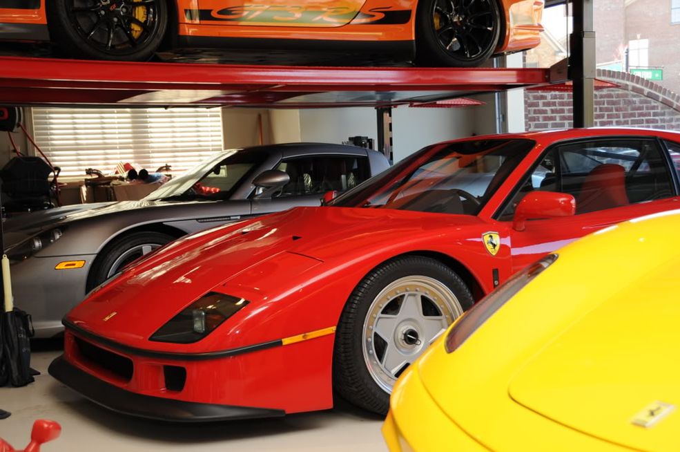 Porsche Carrera GT, Ferrari F40, Ferrari 430 Scuderia (fot. luxury4play.com)