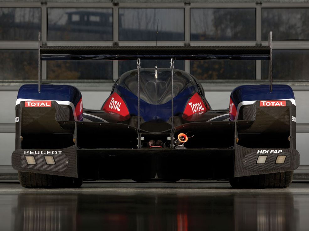 Cenę tej maszyny specjaliści RM Sotheby's szacują w widełkach z zakresu 1,2-1,6 mln euro.