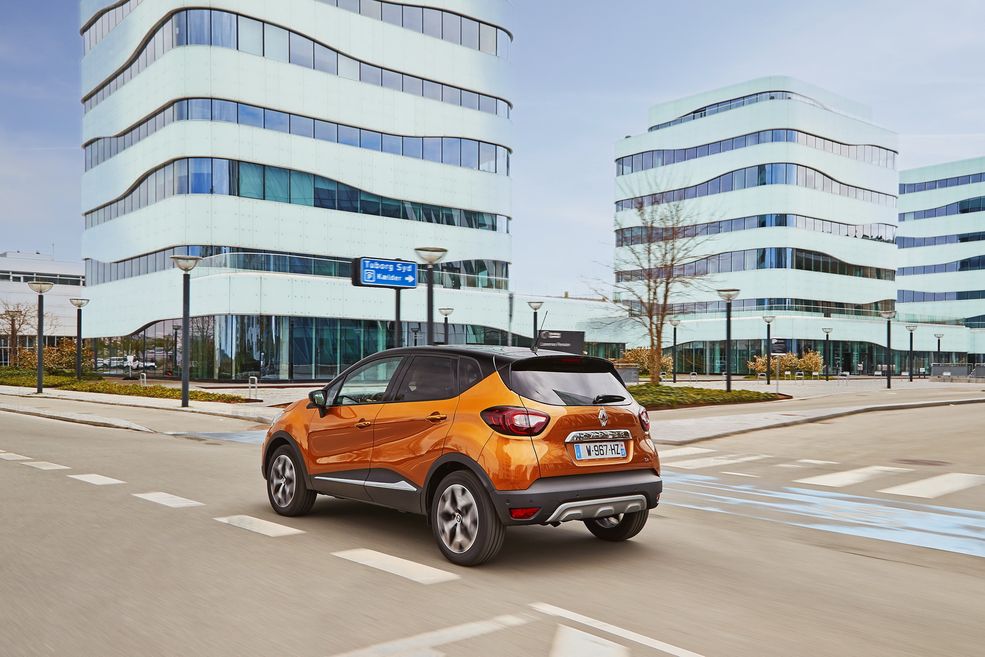 Tył natomiast kusi poprawioną grafiką świateł. Tutaj Renault zdecydowało się praktycznie w całości zachować dotychczasowy styl.