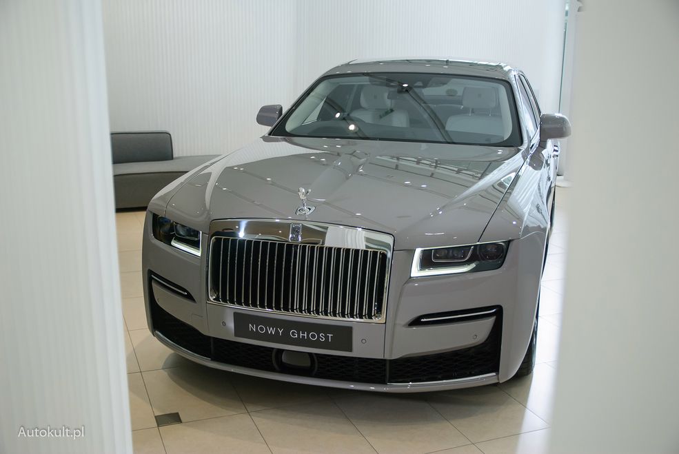 Nowy Rolls-Royce Ghost zrywa z BMW. Bazą jest konstrukcja, która sprawdziła się już w Cullinanie.