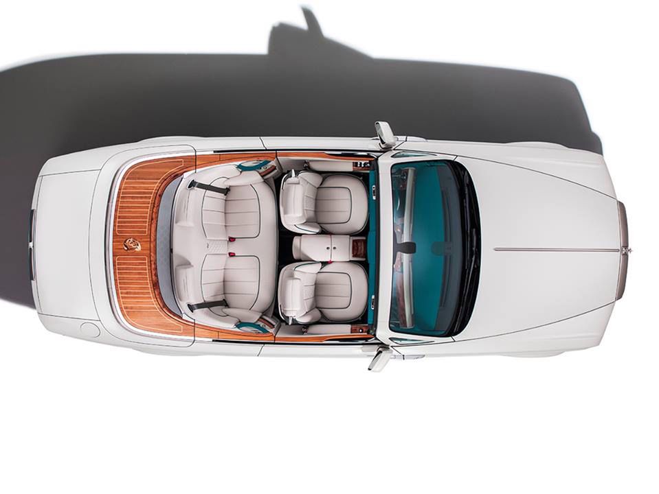 Rolls-Royce Phantom Maharaja Peacock Drophead Coupé
Ten egzemplarz został zaprezentowany w lipcu 2015 roku. Został on pokryty lakierem Carrera White, a jego wnętrze uzupełnia intensywny kolor PineGreen. Motywem przewodnim tego egzemplarza jest narodowy ptak Indii - paw. Właśnie dlatego na tym egzemplarzu można znaleźć subtelnie, ręczne malowane rysunki tego pięknego zwierzęcia.