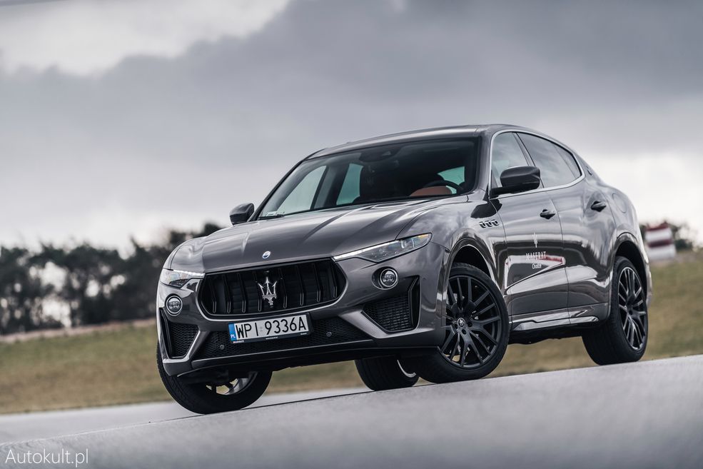 Audi Rs Q8 Vs Maserati Levante Trofeo Test Por 243 Wnanie