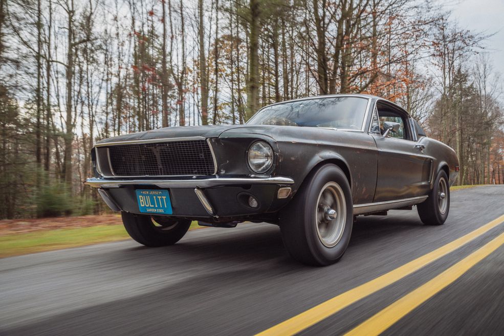 Opisywany mustang na początku trafił do wysoko pracownika studia Warner Bros., a później do detektywa w Nowym Jorku. W 1974, gdy właściciel przeprowadził się do New Jersey, samochód sprzedał niejakiemu Robertowi Kiernanowi. Dalsze losy słynnego wozu zdradził Sean Kiernan, jego syn.