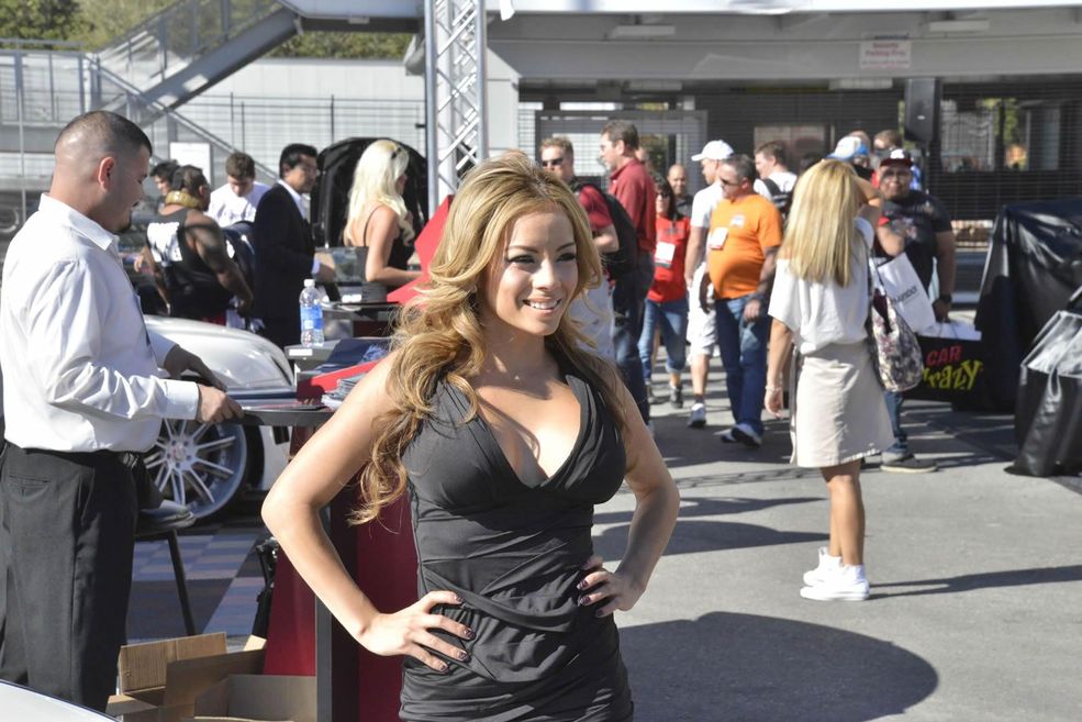 SEMA Show Girls 2012 (7)