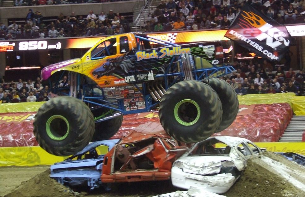 Monster Truck Black Stallion na bazie Forda F-150