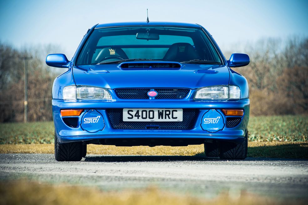 Impreza GC była produkowana w najlepszych latach 90., a dokładnie od 1993 do 2000 roku. Sławę zdobyła wyłącznie dzięki rajdom i głównie dzięki osobie Colina McRae. Nie każdy pamięta, że w zespole Subaru jeździł również Carlos Sainz i Richard Burns gdy zespół Prodrive przygotowujący rajdowe Imprezy świętował podwójne mistrzostwo w 1995 roku. Później także Juha Kankkunen. Warto zaznaczyć, że przez dwa kolejne lata Impreza również zdobywała tytuły, ale wyłącznie w kategorii producentów. Dwa mistrzostwa kierowców przypadły na sezony 2001 i 2003, ale już nie generacji GC.