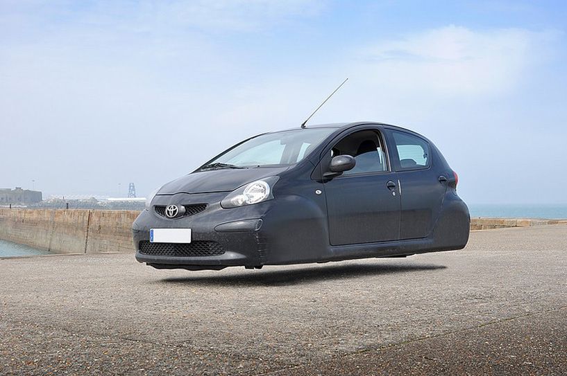 Latające Citroëny Jacoba Munkhammara
Latające klasyki Renauda Mariona
Latające legendy PRL-u