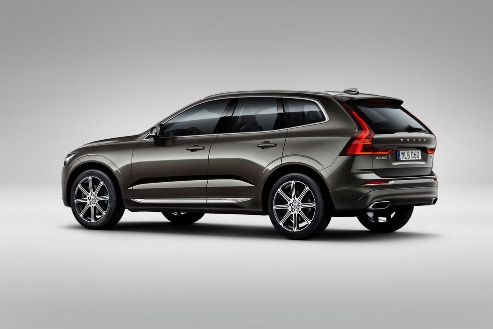 Topowym układem napędowym będzie tu oczywiście hybryda w wersji T8. Ma ona generować 407 KM, co pozwoli rozpędzić nowego SUV-a Volvo do 100 km/h w zaledwie 5,3 s. Na liście jednostek napędowych znalazł się także diesel D4 o mocy 190 KM, D5 z systemem PowerPulse (235 KM) oraz jednostki benzynowe, w tym T5, rozwijające 254 KM i T6 osiągające 320 KM.