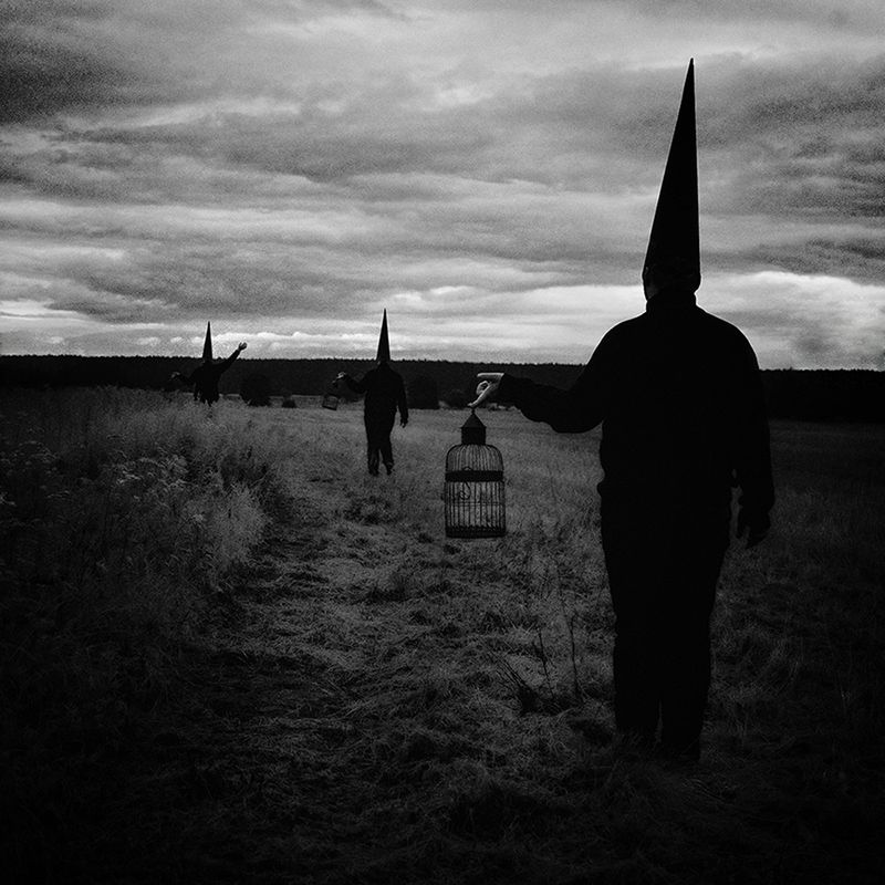 Artyzm, czy rzemiosło? Co jest dla Ciebie ważniejsze?
Nie lubię słowa "artysta" - zawsze śmieję się, że artystą był Salvador Dali. Po prostu lubię robić zdjęcia. Nie nazwałabym siebie także 100-procentowym fotografem, ponieważ kocham zabawy w Photoshopie i wykorzystuję go na co dzień w mojej pracy.