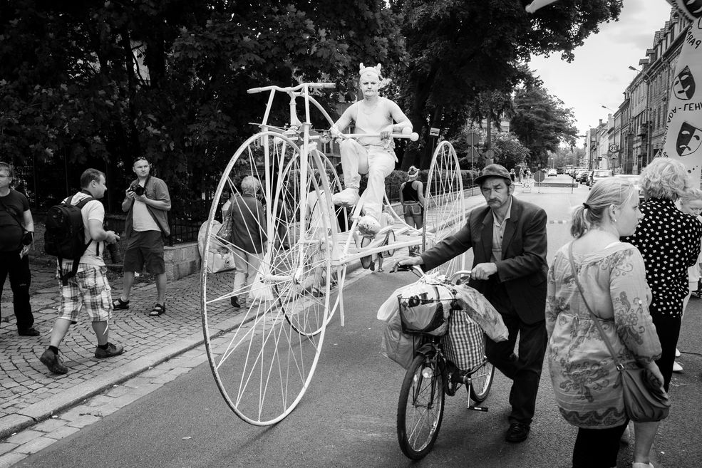 Wyróżnienie jury (tydzień 3 Niezwykłe spotkania) © Wojciech Bzdyk "Cykliści"