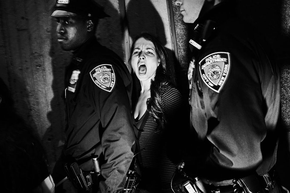 2. miejsce, "Ludzie w wydarzeniach" - zdjęcia pojedyncze © Tomasz Lazar, Polska. Aresztowanie protestujących w dzielnicy Harlem w Nowym Jorku podczas demonstracji ruchu Oburzonych. 25 października 2011 r.
