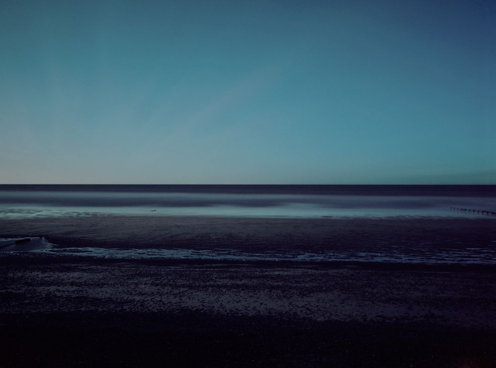 Fotograf wyjaśnia, że jego pasja do nocnych zdjęć wzięła się z ich nieprzewidywalności, w porównaniu do zdjęć komercyjnych. W ciemnościach nocy musi pracować instynktownie, bez oświetlenia.
