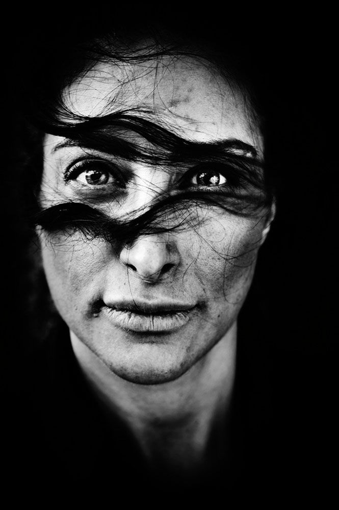 10 Zwycięskie zdjęcie w kategorii Portret konkursu World Press Photo. Laerke Posselt sportretowała Mellicę Mehraban, duńską aktorkę pochodzącą z Iranu.
Zdjęcie zwyciężyło też w konkursie Pictures of the Year International
