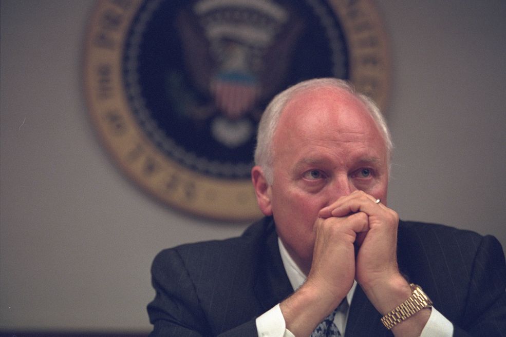Wiceprezydent Dick Cheney w centrum antykryzysowym PEOC (President's Emergency Operations Center)
Zdjęcia zostały wykona na negatywie, część z nich jest niedoświetlona czy delikatnie rozmyta, da się także zauważyć pewne zabrudzenia. Mimo ich pewnych niedoskonałości dają nam możliwość zajrzenia do miejsc, gdzie zazwyczaj aparaty fotograficzne nie mają wstępu.