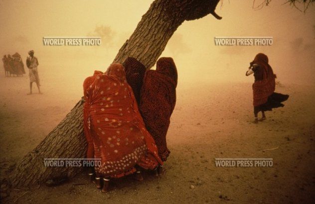 3 Burza piaskowa w Radżastanie. Fot. Steve McCurry, 1984.
