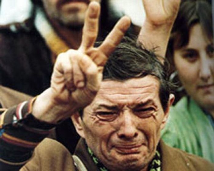 1990 r. David C. Turnley z Detroit Free Press otrzymał w 1990 roku nagrodę za fotografie polityczne powstań w Chinach i Europie Wschodniej.