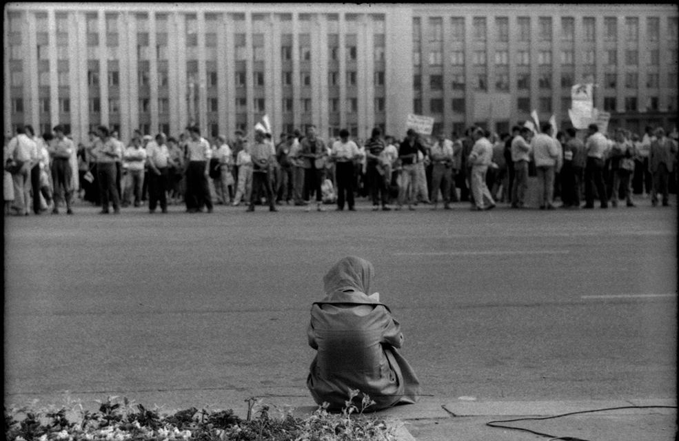 Białoruś - Mińsk, sierpień 1991 r. Białoruś odzyskuje niepodległość. Na zdjęciu demonstracja niepodległościowa w Mińsku. / Fot. Rafał Witczak