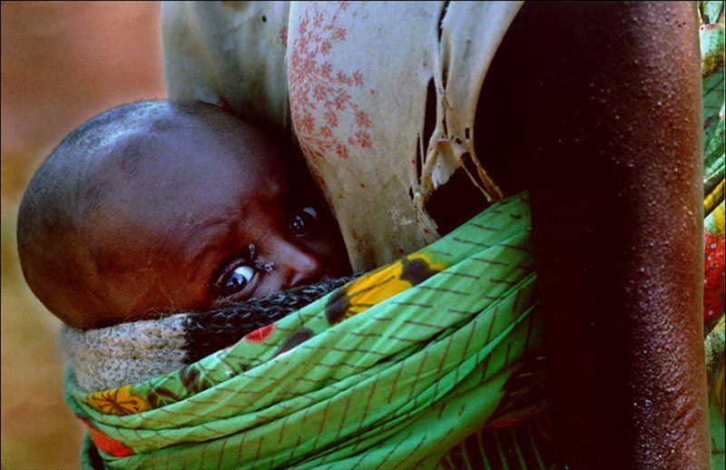 1998 r. Zdjęcia Marthy Rial z Pittsburgh Post-Gazette ukazujące życie ocalałych z konfliktów w Rwandzie i Burundi.