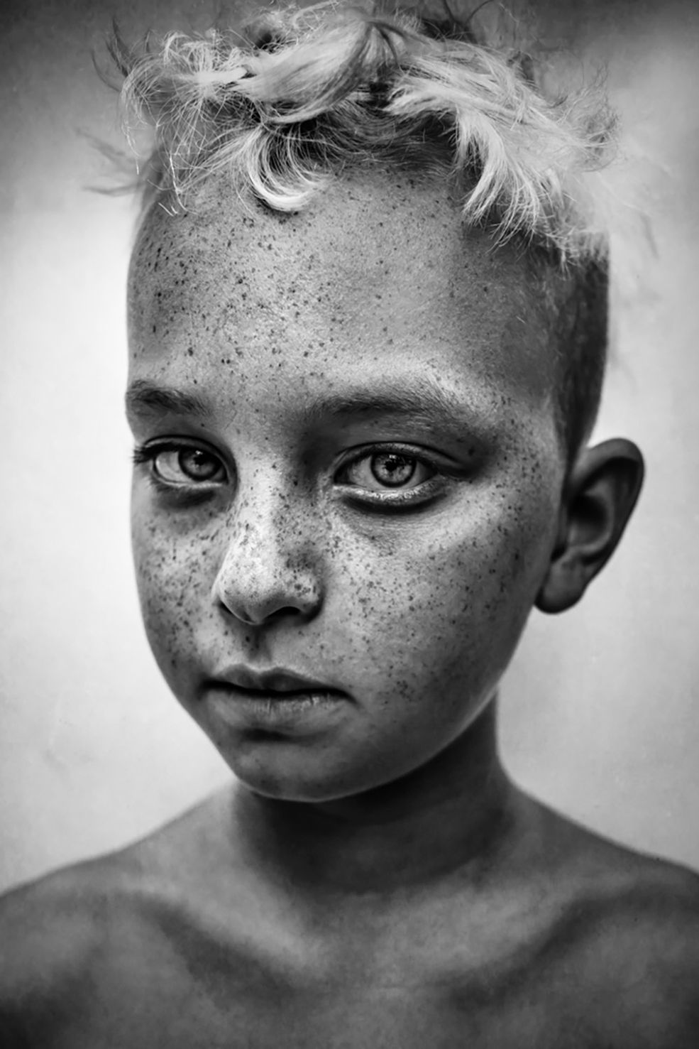 Zwycięzcą kolejnej kategorii - Fine art - została Natalia Matafonowa z Rosji ze zdjęciem "Ręce babci". Drugie miejsce otrzymał Jewgienij Matwiejew, również z Rosji za zdjęcie "Nastyja". Ostatnie miejsce na podium przypadło Lisie Visser z Wielkiej Brytanii z "Kiedy umierają kwiaty".