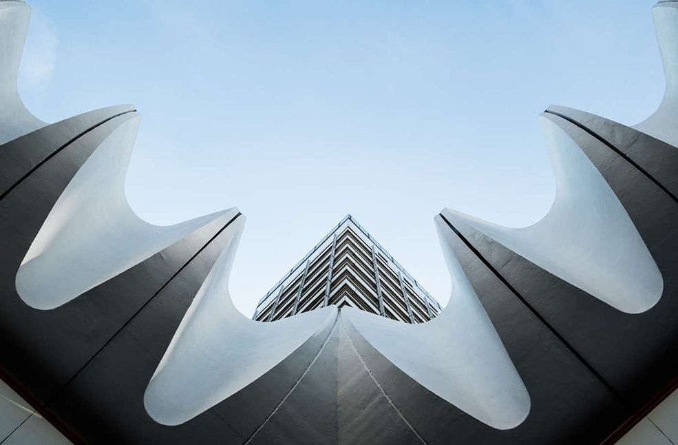Ralph Pollack, berliński fotograf, zdominował kategorię „The Architect”. Swoim Fuji X-E1 wykonał zdjęcie Haus des Reisens w okolicy Alexanderplatz w stolicy Niemiec. Jak mówi sam autor: „Znalazłem to na zapleczu budynku”. Można powiedzieć, że zdecydowanie szczęście mu dopisało!