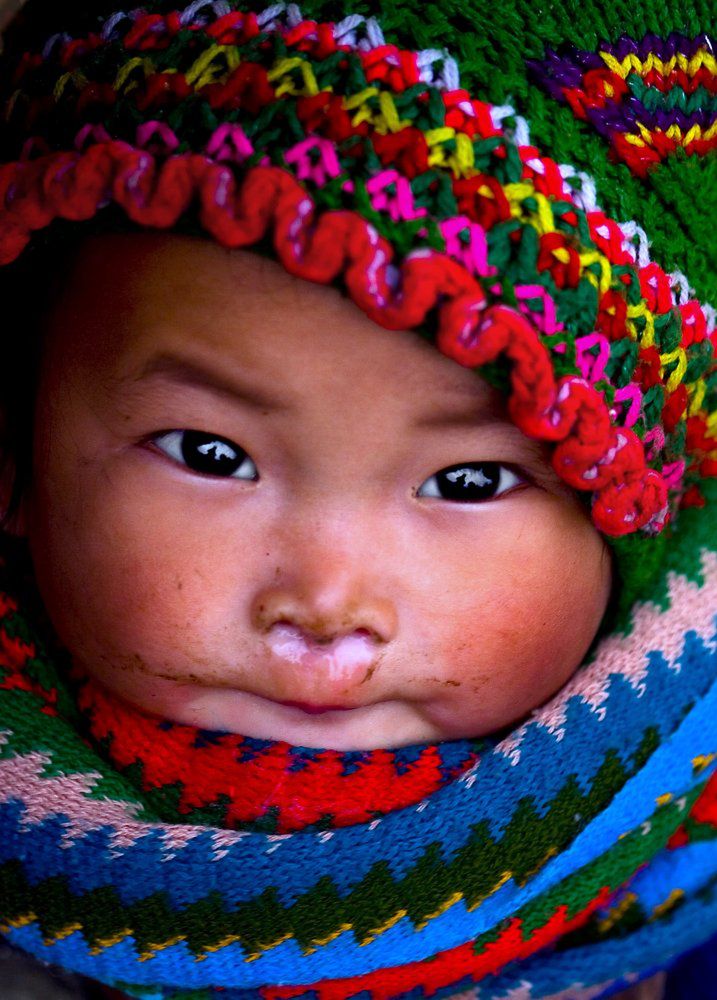 12 Mała dziewczynka z ludu Hmong (Wietnam), fot. Bùi Linh Ngân