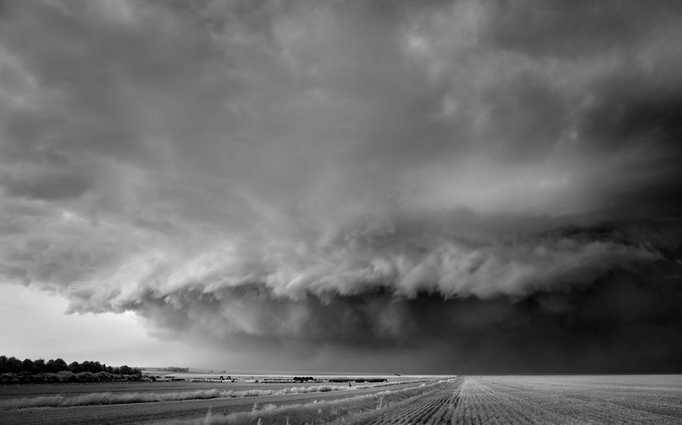 12 Zdjęcie autorstwa zdobywcy L'Iris d'Or w konkursie Sony World Photography Awards, Mitcha Dobrownera, nagrodzonego za zdjęcia burz.