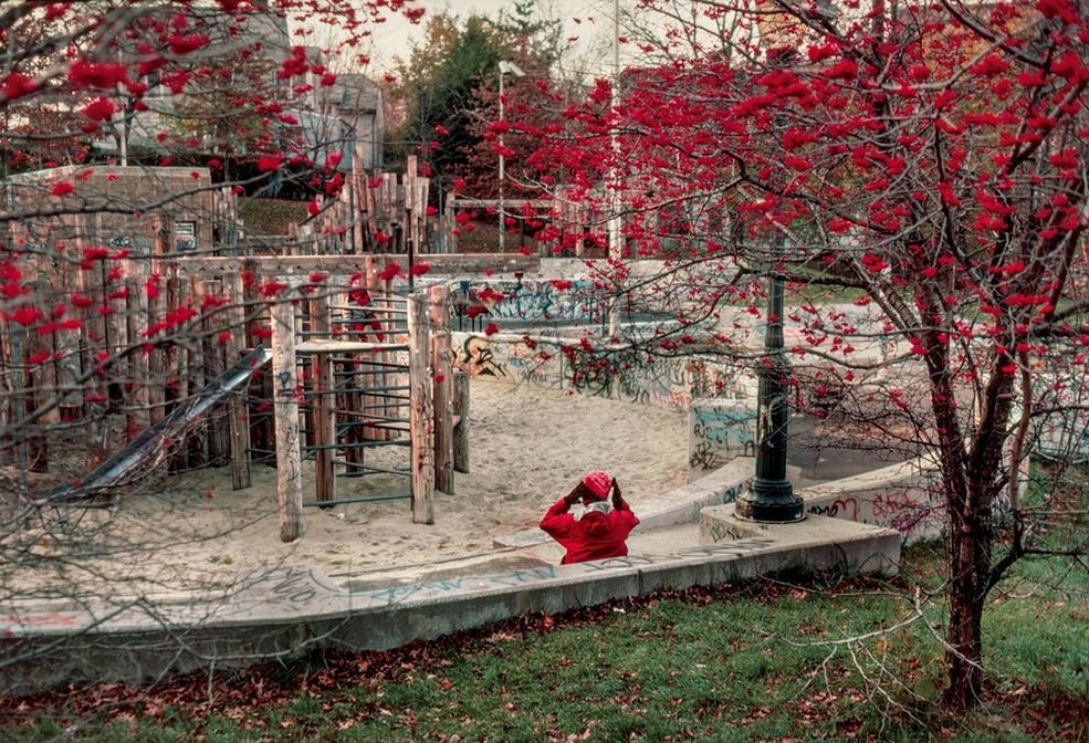 W zeszłym tygodniu publikowaliśmy galerię zdjęć Roberta Hermana wykonanych iPhonem - The Phone Book. W tym tygodniu przedstawiamy zdjęcia uliczne wykonane na negatywie kodachrome. Jego zdjęcia z okresu 1978-2005 zostały wydane w albumie - The New Yorkers.