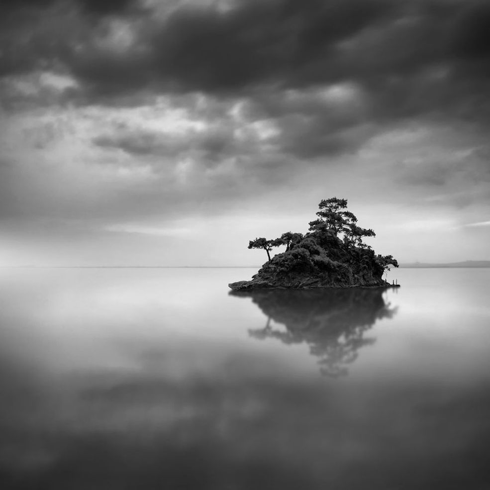 Połączenie aspektów technicznych z estetyką i przekazem emocjonalnym poskutkowało stworzeniem cudownych obrazów, miłych dla oka odbiorcy. George Digalakis to fotograf, który jest w swojej pracy bardzo konsekwentny i wie doskonale, jak wykorzystać to, co daje mu natura i co podsyła w wyobraźni jego umysł.