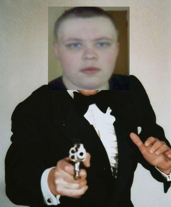 4 "Nazywam się Paint. MS Paint". James Bond wersja 2.0 - znalezisko z Facebooka PSDisasters.