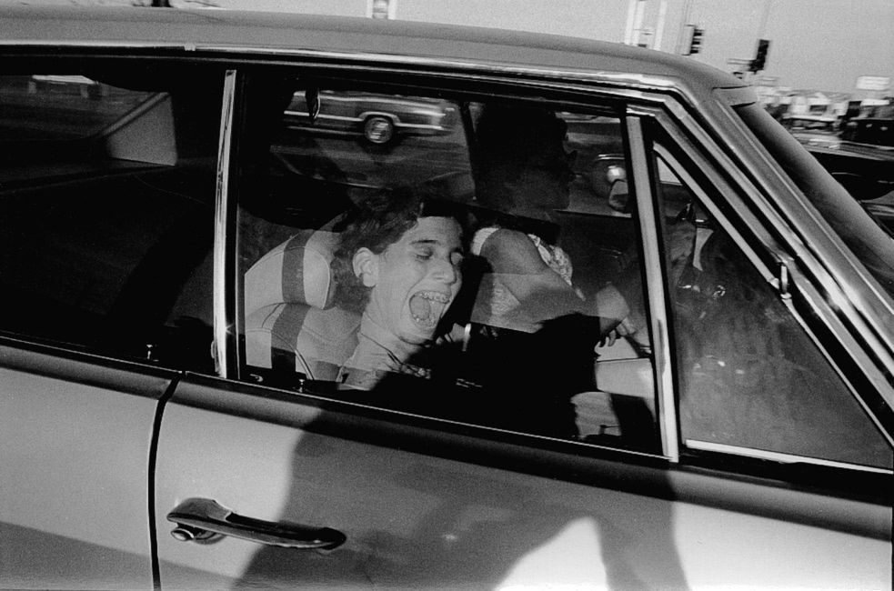 Mike Mandel fotografuje właśnie od lat 70. Pracował z wieloma rodzajami sprzętu, za każdym razem udowadniając, że to nie o narzędzie tutaj chodzi tylko o wartość zdjęcia wyrażoną poprzez jego temat.