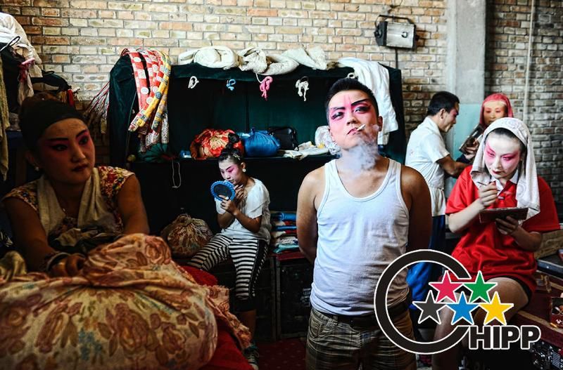 Art Culture Entertainment News - Singles - Silver Prize "Prywatny dylemat trupa" © Jin Liangkuai. Więcej zdjęć na www.chipp.cn.