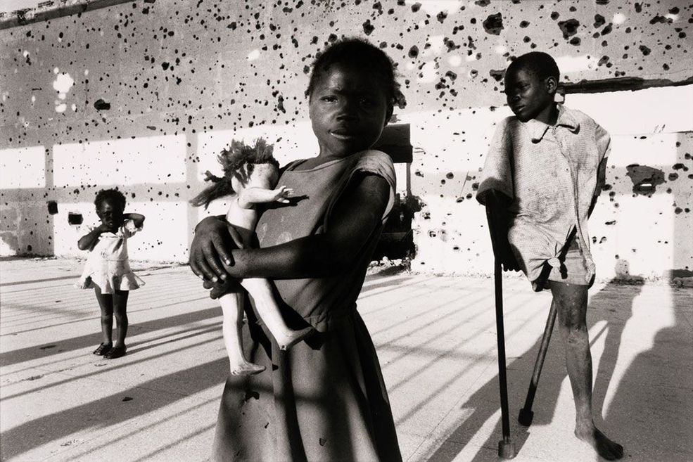 1996 r. Kuito, Angola. Ofiary min ziemnych w Kuito, mieście, gdzie wielu ludzi zginęło lub zostało rannych w czasie wojny domowej.
Fot. Francesco Zizola, World Press Photo of the Year