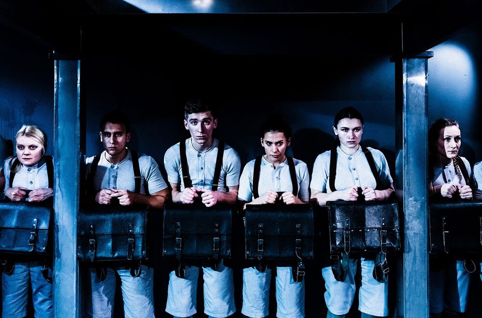Najlepszymi fotografiami w kategorii „teatralne zdjęcie sezonu” zostały te wykonane przez Katarzynę Machniewicz. Zwycięska fotografia pochodziła ze spektaklu „Room 40” w choreografii Macieja Kuźmińskiego. Było ono pełne napięcia, zmysłowości oraz silnej cielesnej ekspresji. Dla jury stało się ono definicją teatralnego decydującego momentu.