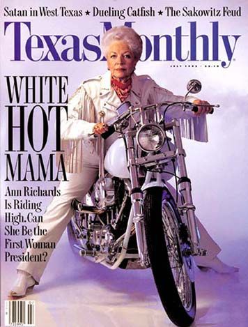 1992 r. Gubernator stanu Texas w USA na Harleyu. Z pozoru. W rzeczywistości widzimy tu tylko jej głowę. Reszta ciała należy do podstawionej modelki.
