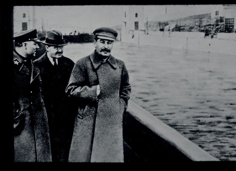 Woroszyłow, Mołotow, Stalin – Jeżow zniknął Autor nieznany