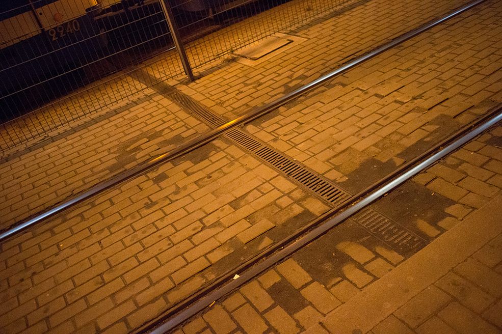 18 22 mm, 1/200 s, f/2, ISO 6400, RAW, oryginał: TUTAJ