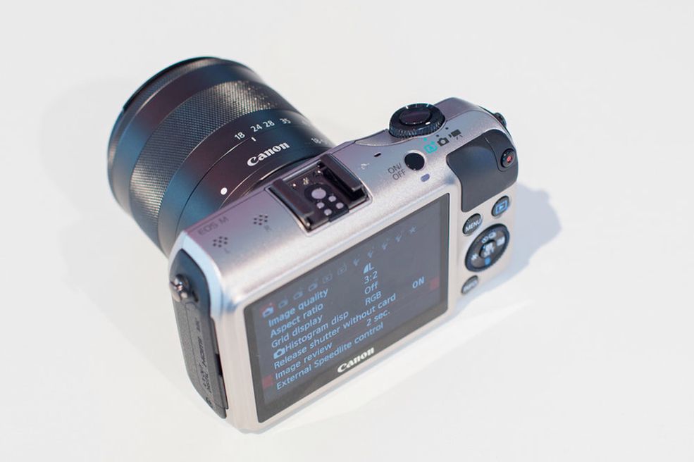 12 Canon EOS M © KB