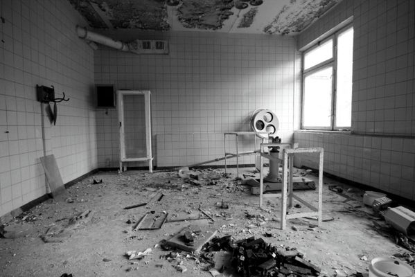 Opuszczone miasteczko Prypeć, Ukraina Nad przebiegiem eksperymentu miała czuwać specjalna grupa specjalistów w dziedzinie elektryczności pod nadzorem Anatolija Diatłowa (zastępcy naczelnego inżyniera elektrowni i jedynego atomisty w jej kierownictwie). / fot. Piotr Wojnarowicz