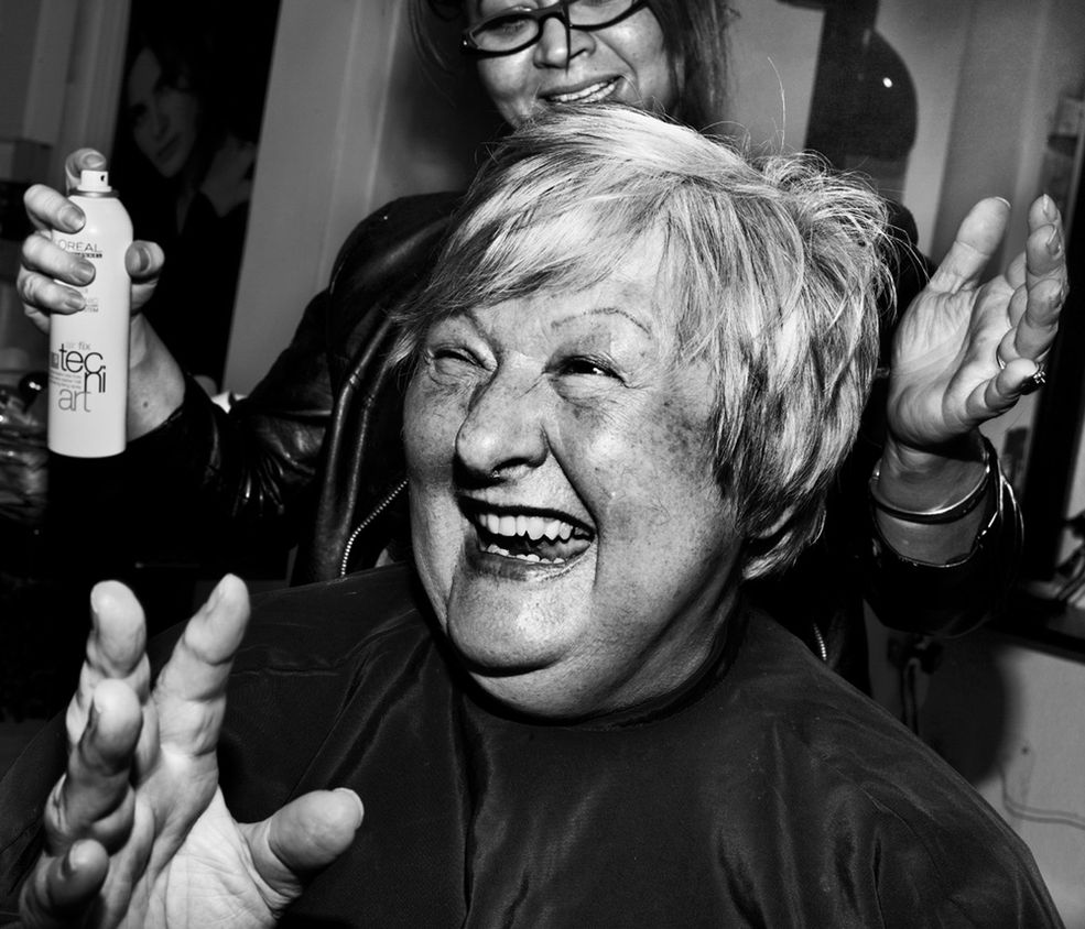 Dla Jensa Juula fotografia jest sposobem na uchwycenie codzienności. Jak sam pisze: „Dla mnie jest to sposób przeżywania ludzi. Pozwala mi zbliżyć się do różnych rodzajów ludzi, do których nie miał bym szansy się zbliżyć, gdyby nie mój aparat. Wykonywałem zdjęcia zarówno na przyjęciach dla wyższych sfer oraz w więzieniach o zaostrzonym rygorze, miejsc które normalnie błyby dla mnie zamknięte. Mówiąc wprost: Uwielbiam opowiadać histonie za pomocą mojego aparatu.”