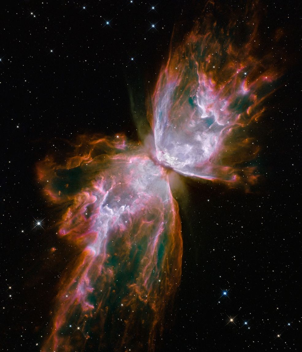9 NGC 6302 - mgławica planetarna w gwiazdozbiorze Skorpiona, jedna z najjaśniejszych mgławic na niebie, położona w odległości 4000 lat świetlnych od Ziemi.