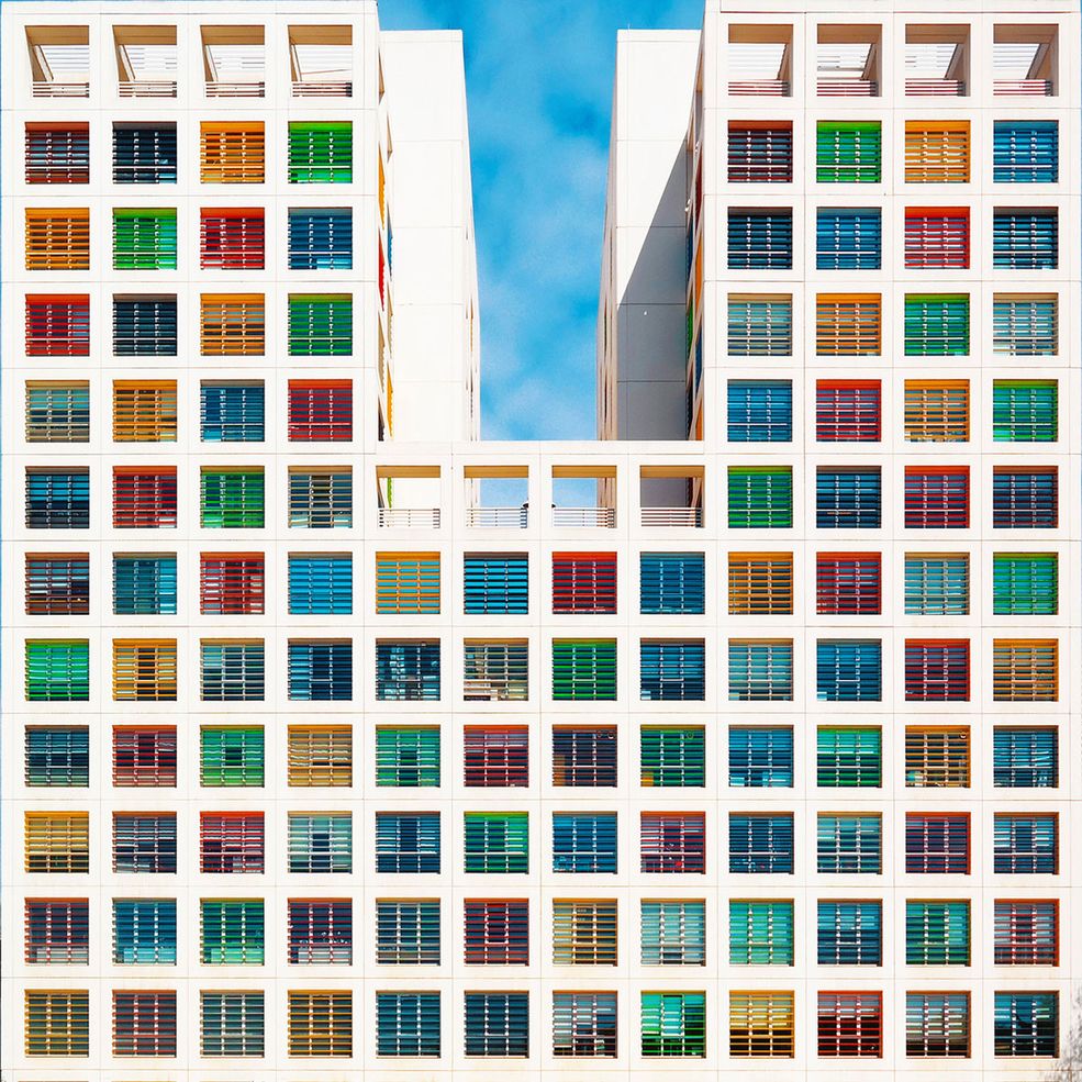 Myślicie, że wasze miasta tez mogą być takie kolorowe? Wybierzcie się na spacer i poszukajcie miejsc, które ubarwią waszą fotografię architektury.